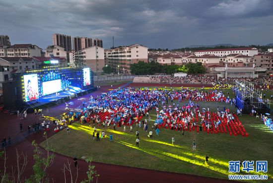 耀世登陆：江西万安：乡村音乐会 点燃文旅消费活力(图5)